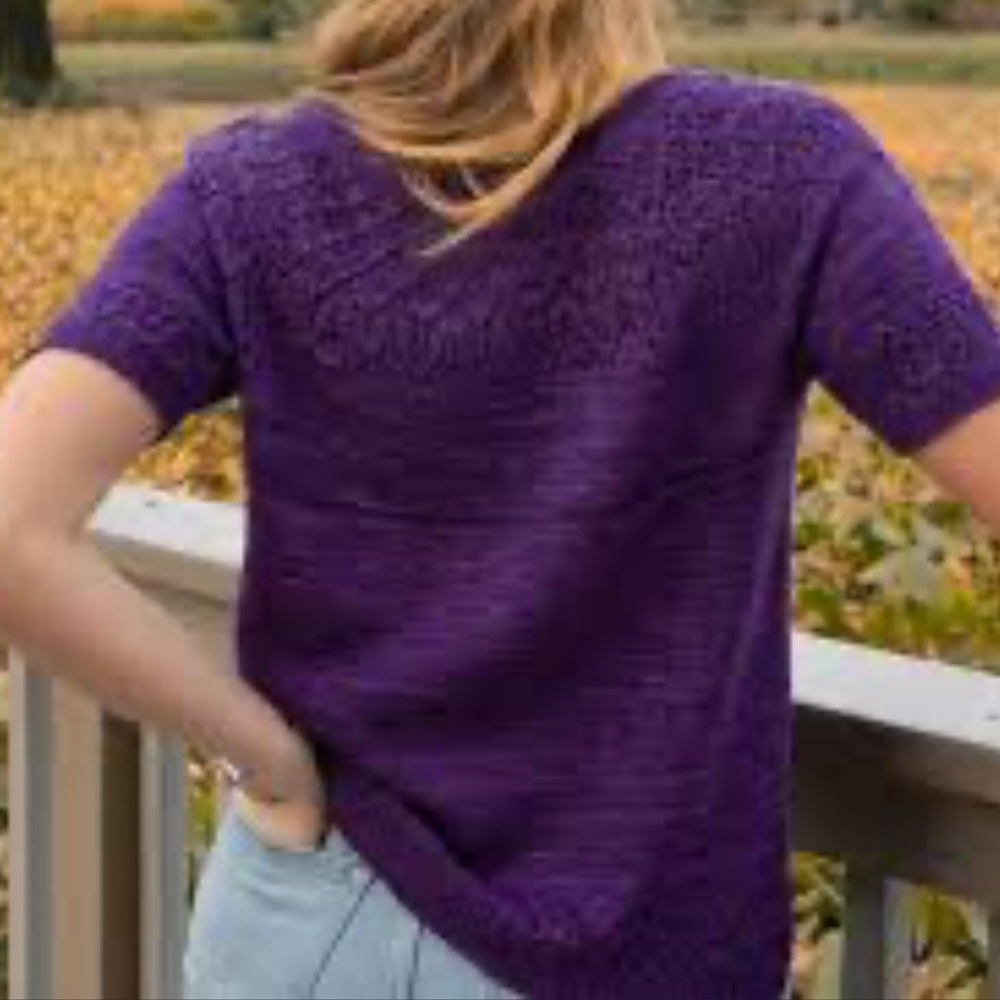🌷Women’s medium, dark purple sweater